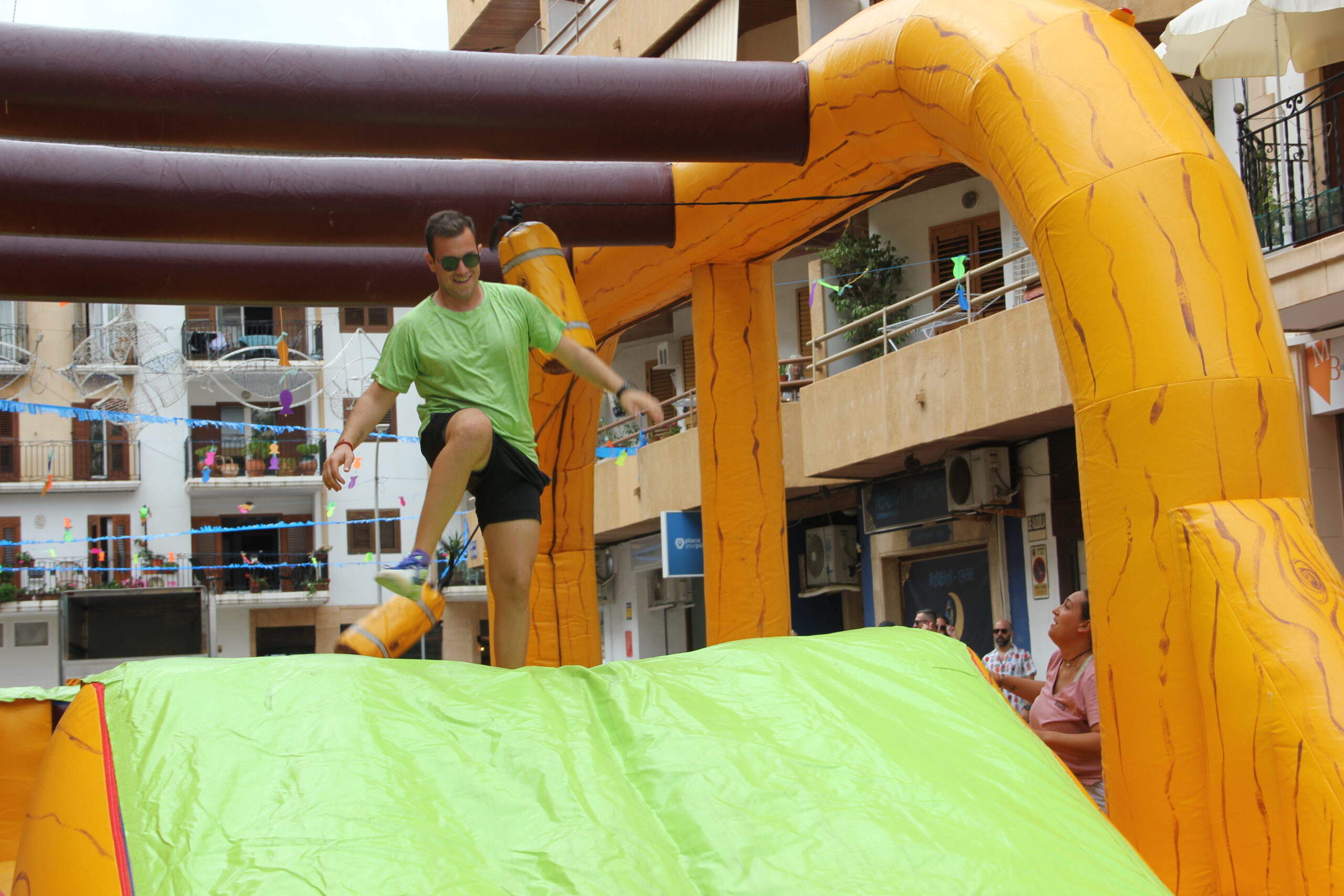 Las peñas marineras participan en el Gran Prix de las Fiestas de Loreto Xàbia (31)