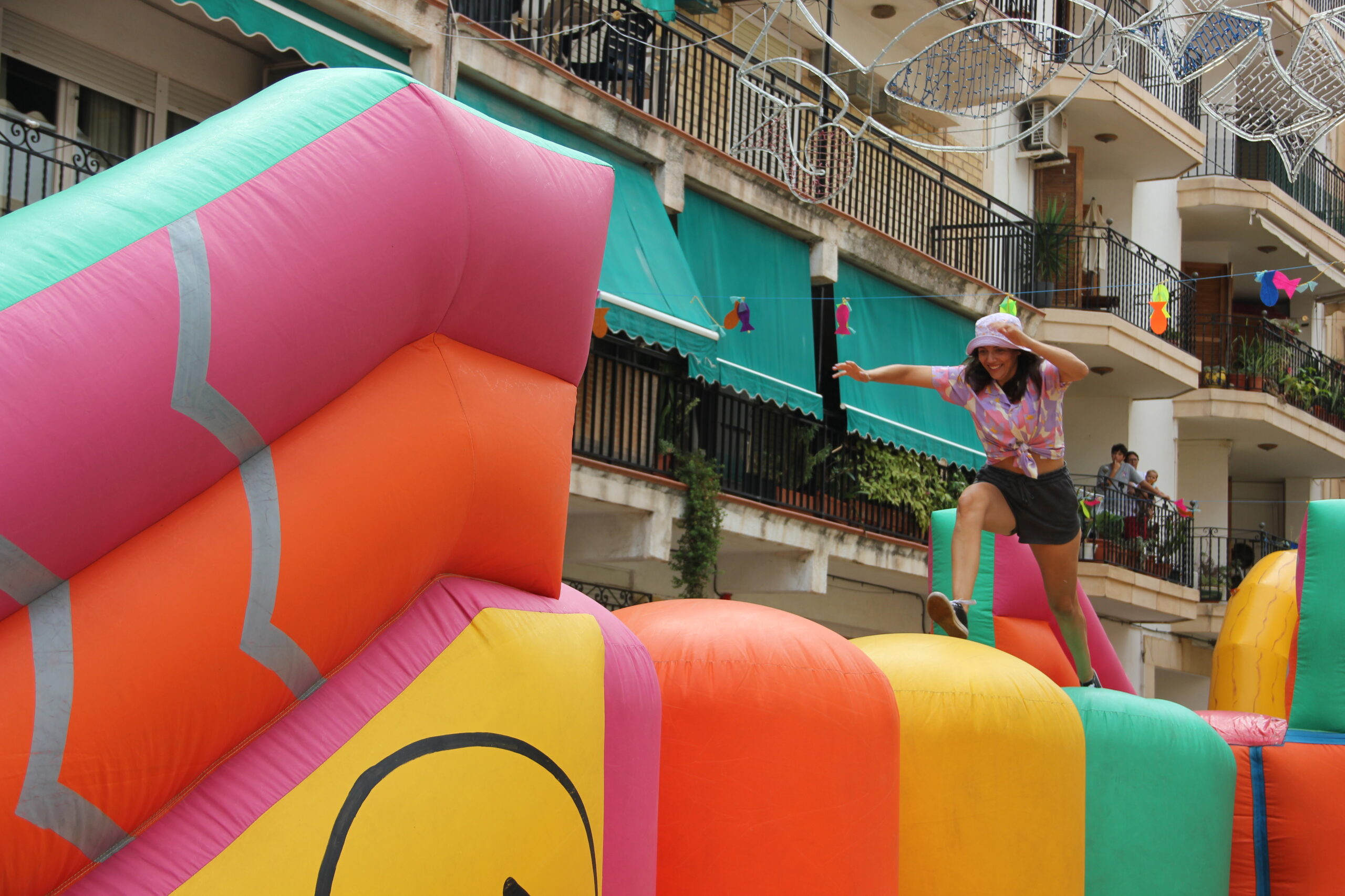 Las peñas marineras participan en el Gran Prix de las Fiestas de Loreto Xàbia (6)