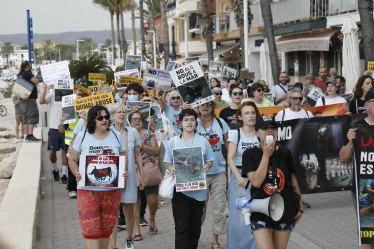 Manifestación antitaurina en Xàbia