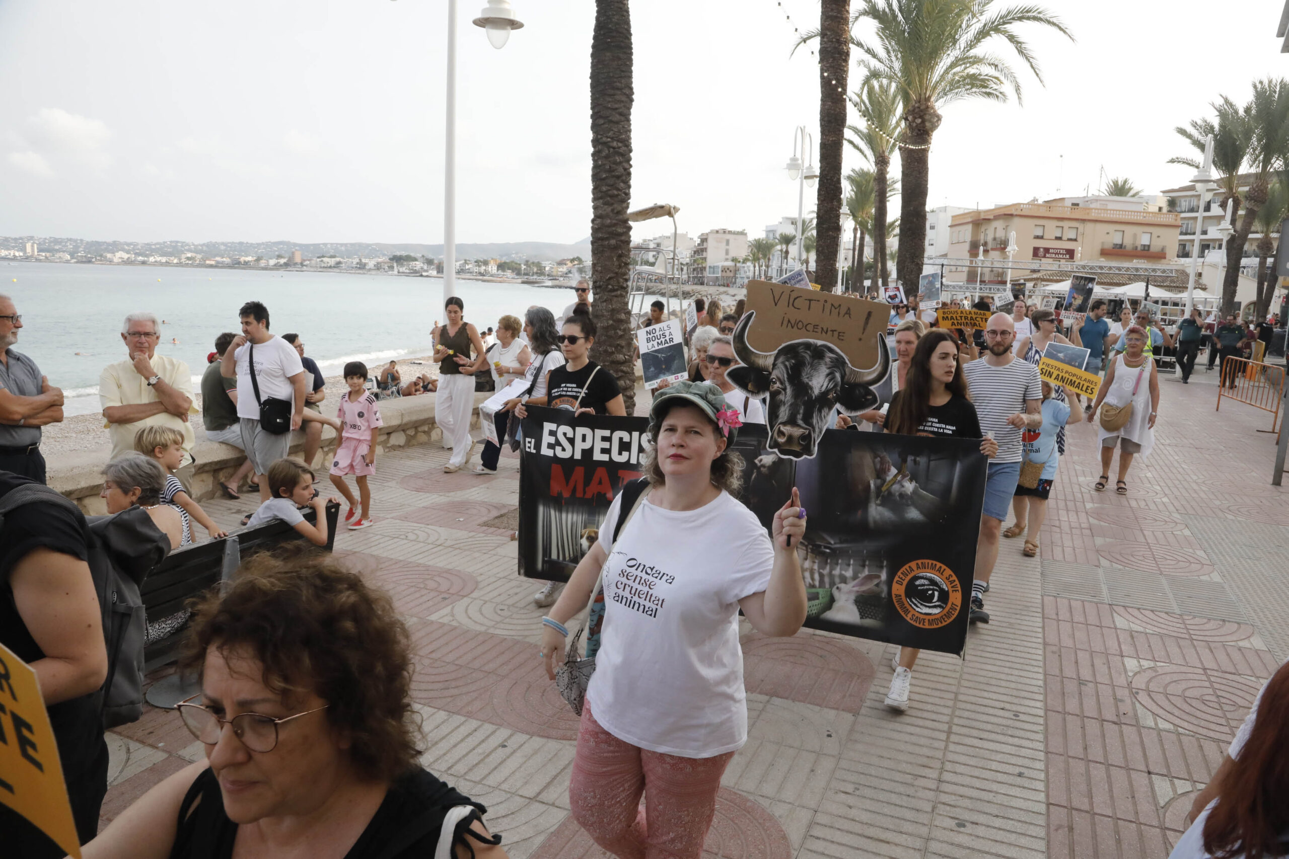 Manifestación antitaurina en Xàbia (28)