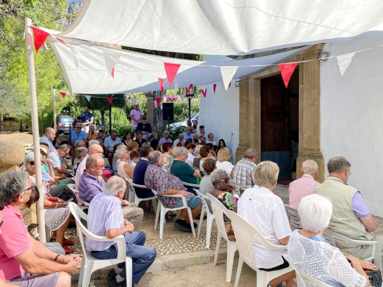 Misa en la Ermita del Pópul con motivo de la festividad