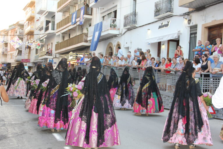 Ofrenda de Flores en honor a la Mare de Déu de Loreto de Xàbia