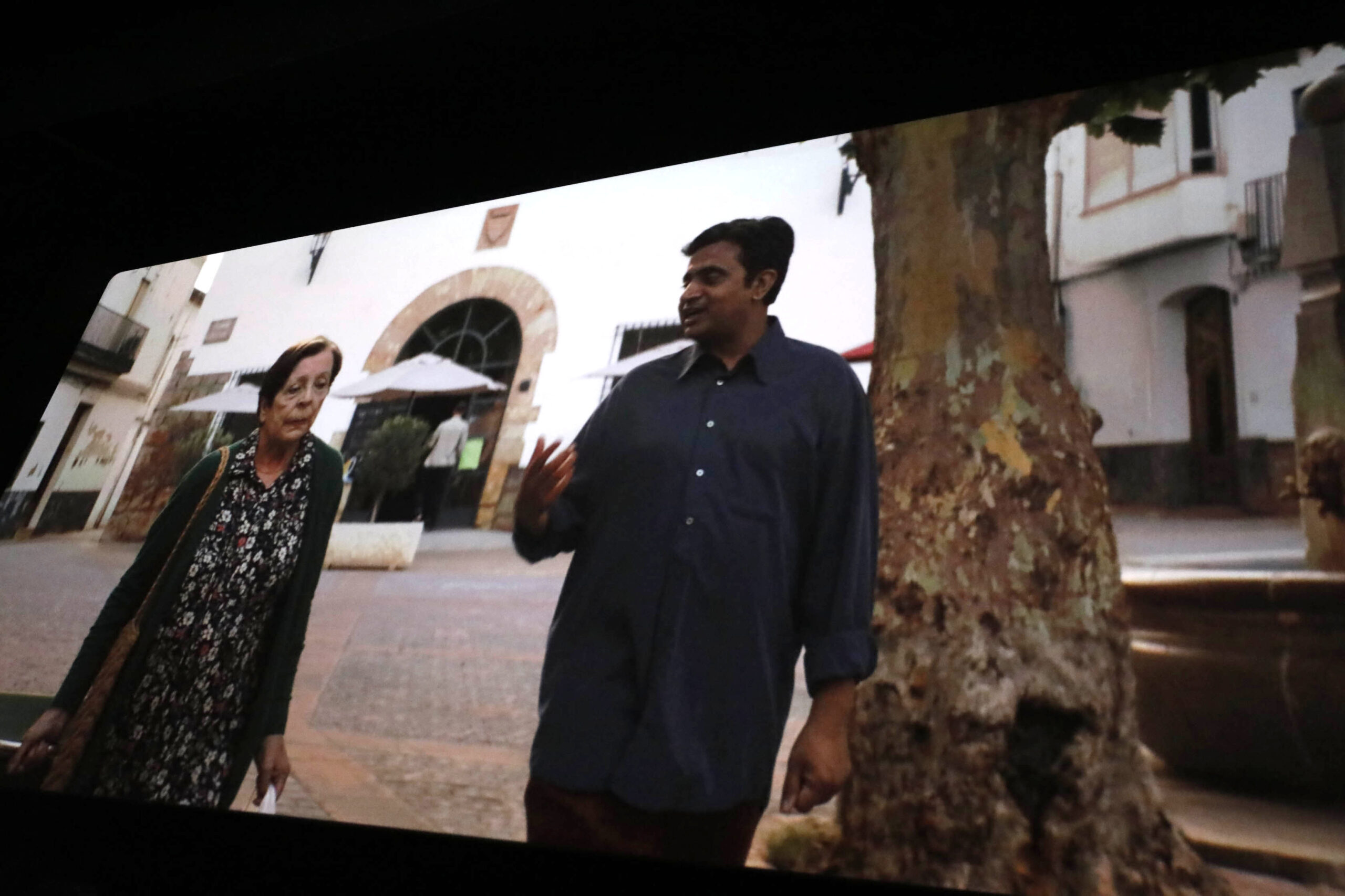 Película ‘L’Àvia i el foraster’ de Sergi Miralles en el Cine Jayan con coloquio (11)