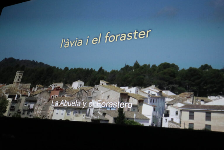 Película 'L'Àvia i el foraster' de Sergi Miralles en el Cine Jayan con coloquio (8)