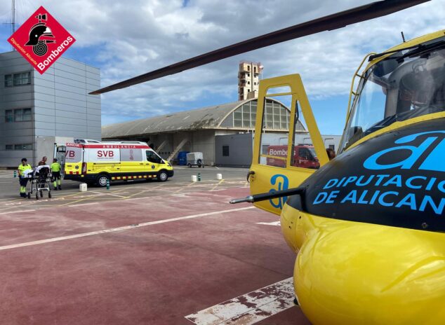 Imagen: La herida fue trasladada en helicóptero al Parque de Dénia