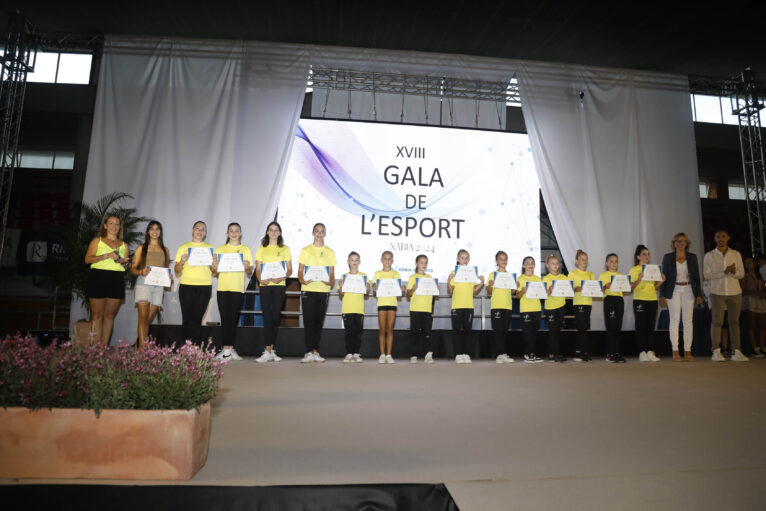 Gimnastas en la XVIII Gala de l'esport Xàbia