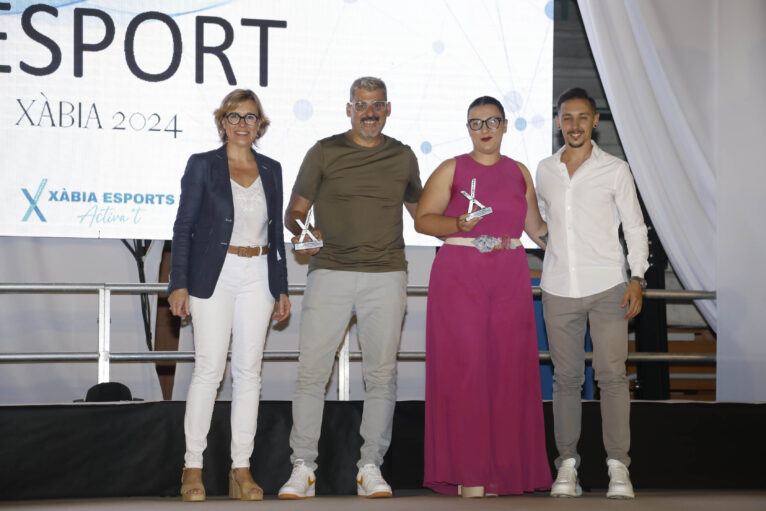 Los pilotos Vicent y Maya Serrat en la XVIII Gala de l'esport Xàbia