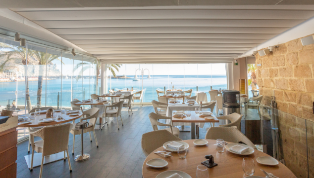 Imagen: Disfruta de una comida con vistas a la Bahía de Jávea