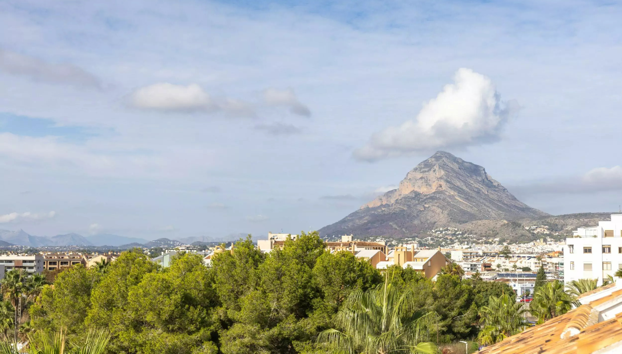 Disfruta de la exclusividad y tranquilidad de este apartamento en Montañar II