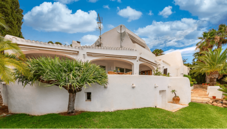 Fachada de estilo ibicenco en Jávea