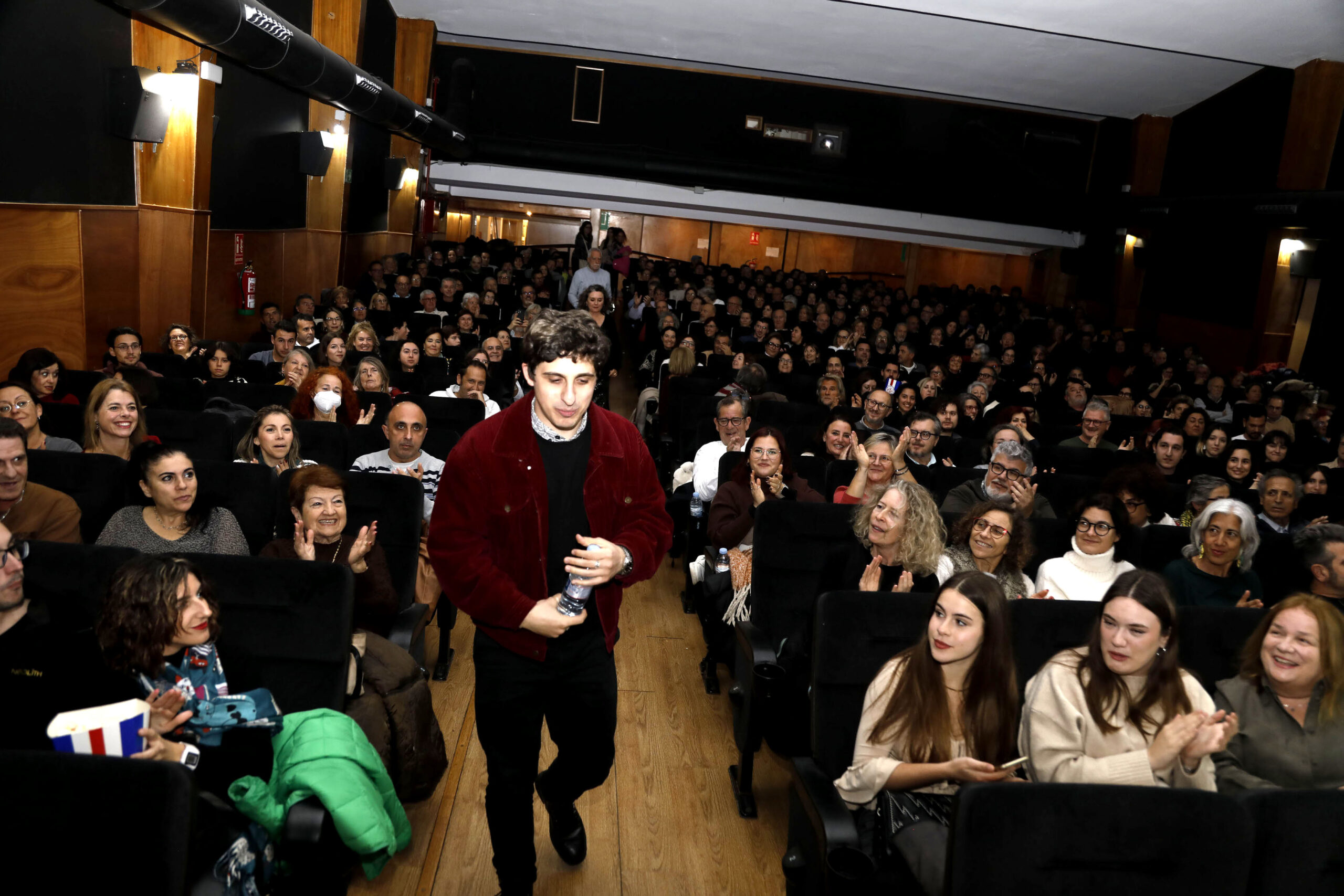 Óscar Lasarte estrena Es el enemigo en el Cine Jayan (13)