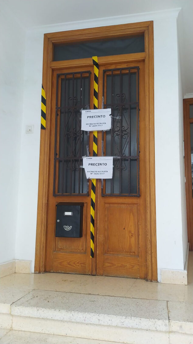 Imagen: Puerta precintada