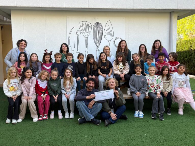 Los alumnos del CEIP Port de Xàbia donan la recaudación de la Fira de Nadal