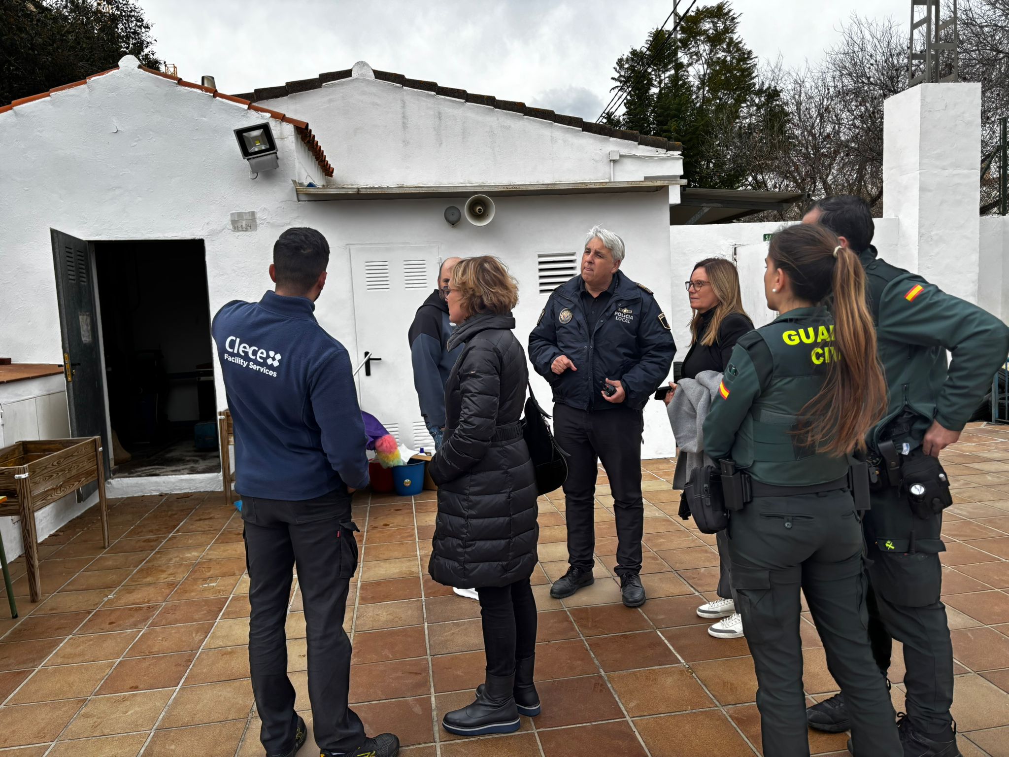 Actuación en el incendio de la caldera del colegio Mediterrànea de Xàbia (10)