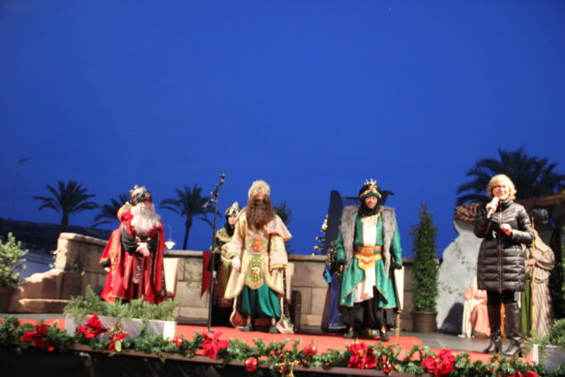 Imagen: Llegada de los Reyes Magos de Oriente en Xàbia 2025 al escenario