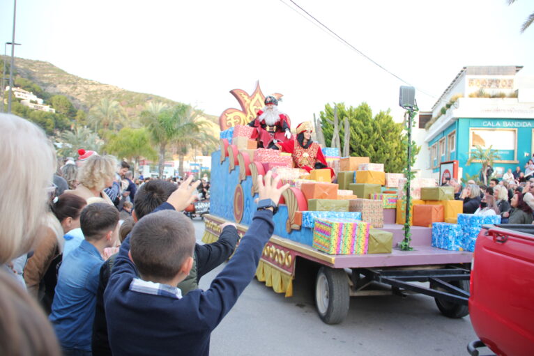 Cabalgata Reyes Magos de Oriente en Xàbia 2025 (51)