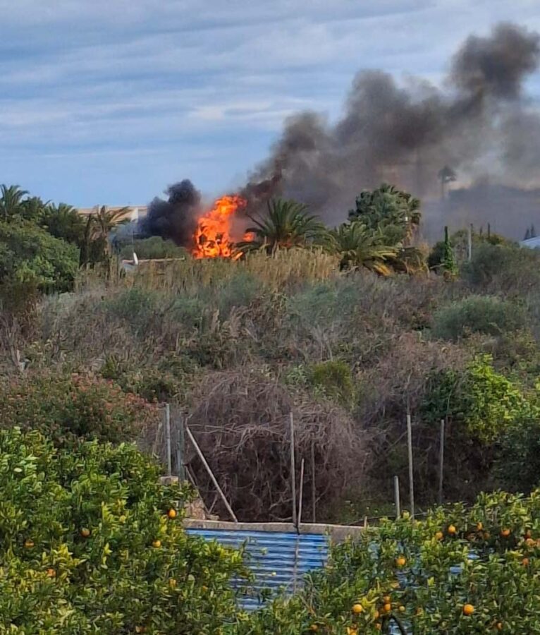 Incendio de una furgoneta en Xàbia