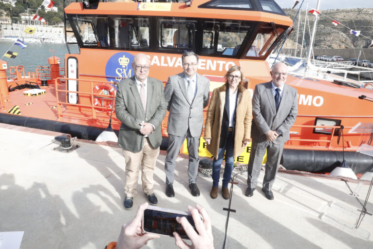 Presentación de la nueva embarcación de Salvamar en Xàbia (10)