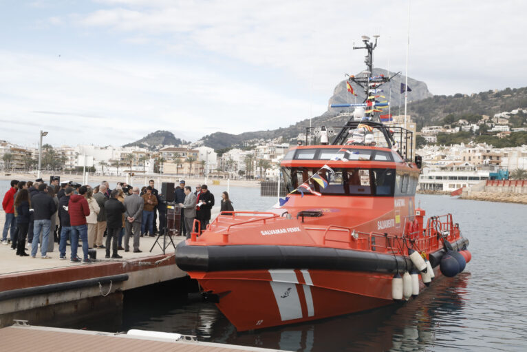 Presentación de la nueva embarcación de Salvamar en Xàbia (7)