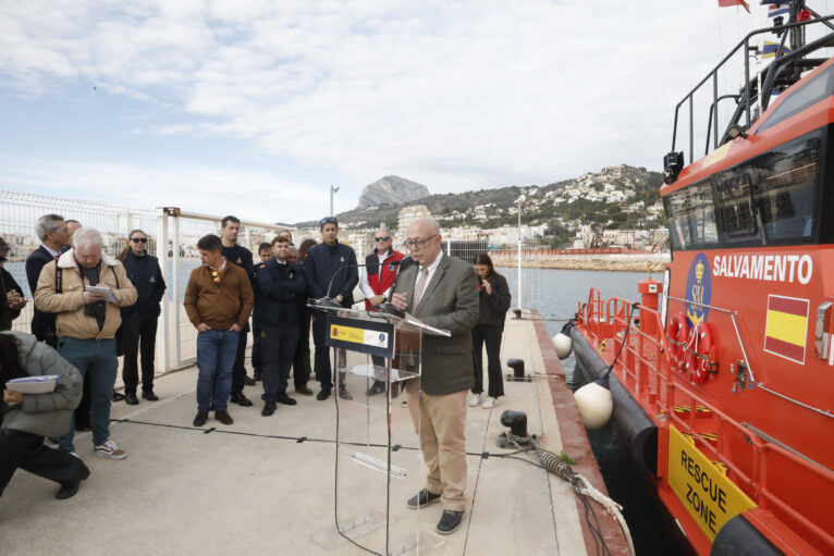 Presentación de la nueva embarcación de Salvamar en Xàbia (9)