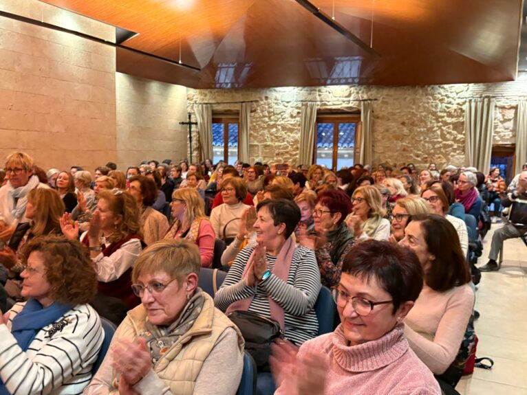 Asistentes a la Asamblea de las Amas de Casa