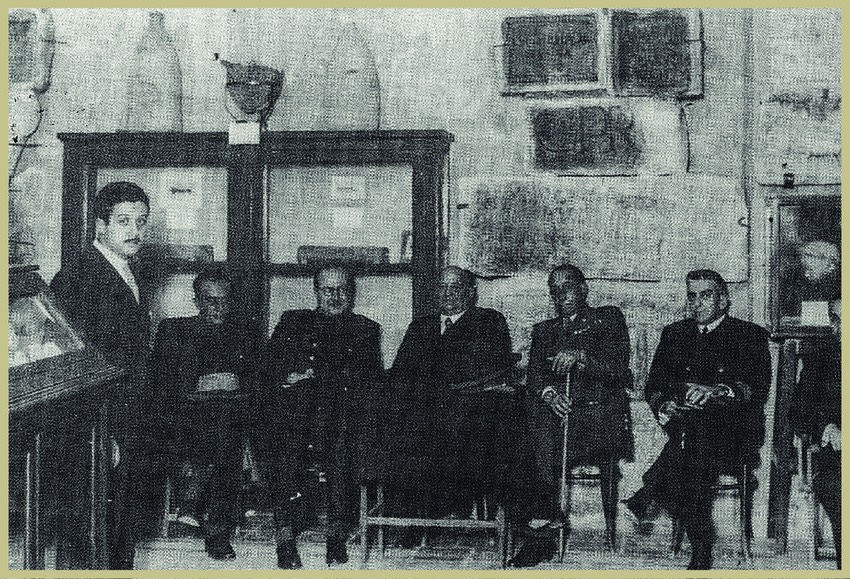 El Almirante Bastarreche -en el centro de la imagen- durante la inauguración del Museo Arqueológico Municipal de Cartagena, 1943 | Foto Archivo del Museo Arqueológico Municipal de Cartagena