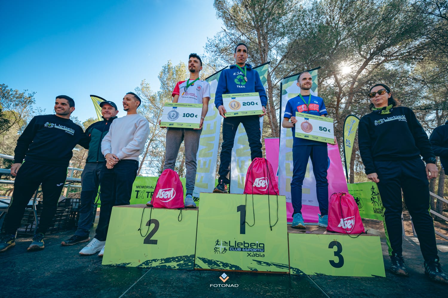 Podio masculino 21K del Granadella Trail de Xàbia